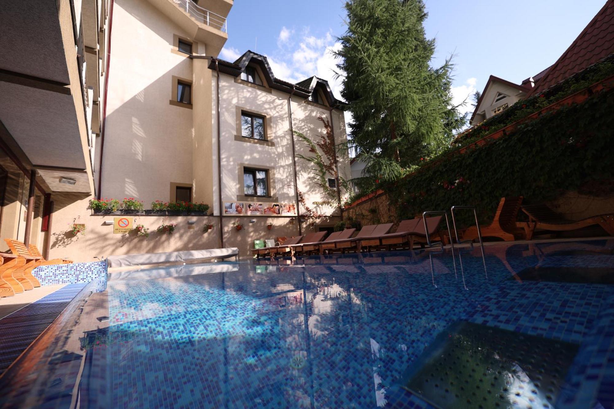Romantik Spa Hotel Jaremče Exteriér fotografie